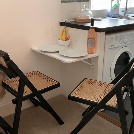 Studio Flat In The Heart Of St. Johns Wood London Bagian luar foto