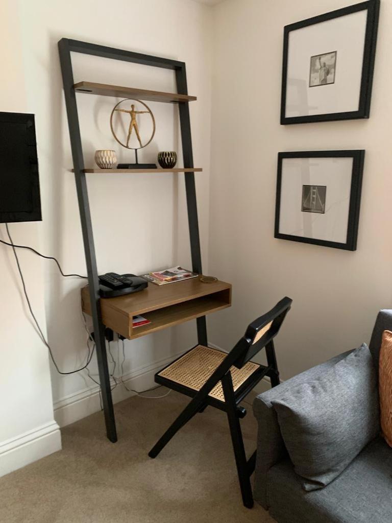 Studio Flat In The Heart Of St. Johns Wood London Bagian luar foto